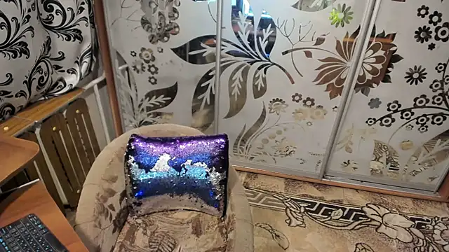 Snapshot of EVILENSA chatting on 03.03.25 EVILENSA online show from 03.03.25