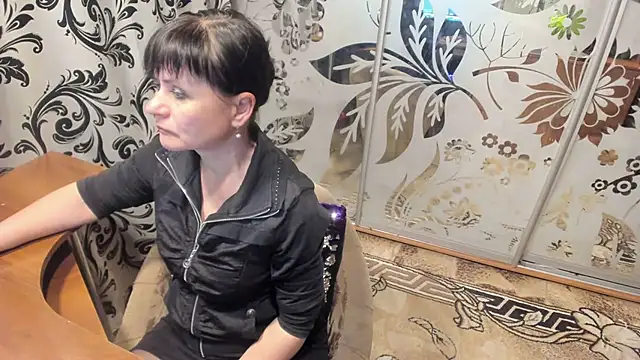 Snapshot of EVILENSA chatting on 03.20.25 EVILENSA online show from 03.20.25