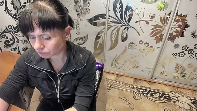 Snapshot of EVILENSA chatting on 03.21.25 EVILENSA online show from 03.21.25