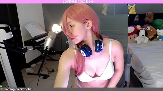 Snapshot of minarocket_ chatting on 01.18.26 minarocket online show from 01.18.26