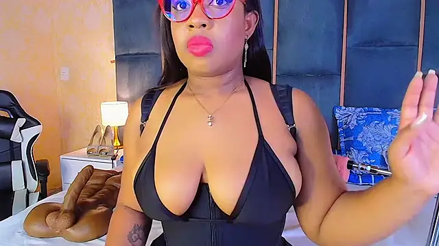 CaseyMoon online show from 10.19.25