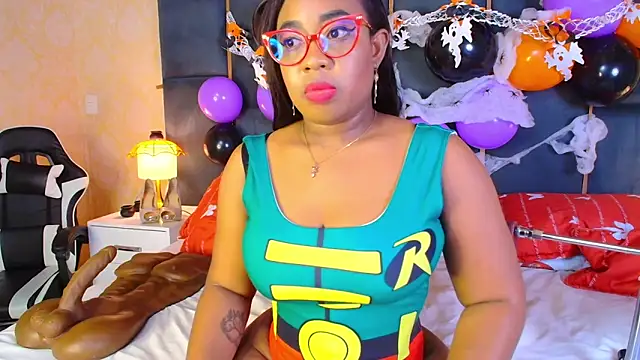 CaseyMoon online show from 10.24.25