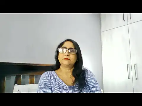 Snapshot of Indiankushy chatting on 06.17.26 Indiankushy online show from 06.17.26