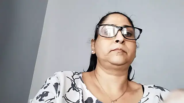 Snapshot of Indiankushy chatting on 07.27.26 Indiankushy online show from 07.27.26