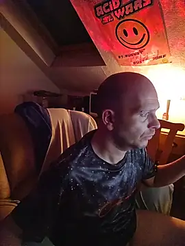 Snapshot of hardcap chatting on 11.03.25 hardcap online show from 11.03.25