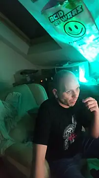 Snapshot of hardcap chatting on 11.11.25 hardcap online show from 11.11.25