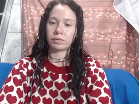 Snapshot of Venusluxodomme chatting on 09.28.25 Venusluxodomme online show from 09.28.25