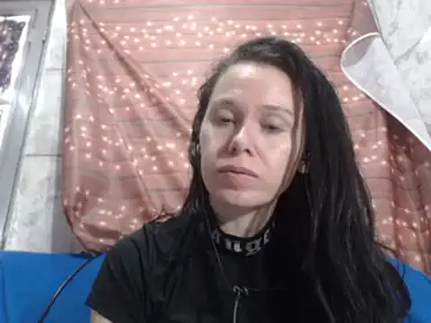 Snapshot of Venusluxodomme chatting on 10.03.25 Venusluxodomme online show from 10.03.25