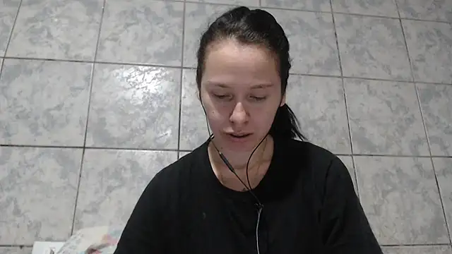 Snapshot of Venusluxodomme chatting on 10.04.25 Venusluxodomme online show from 10.04.25