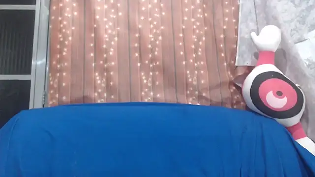 Venusluxodomme online show from 02.15.26