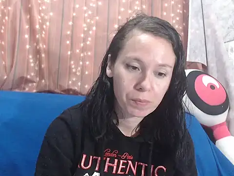 Venusluxodomme online show from 03.11.26