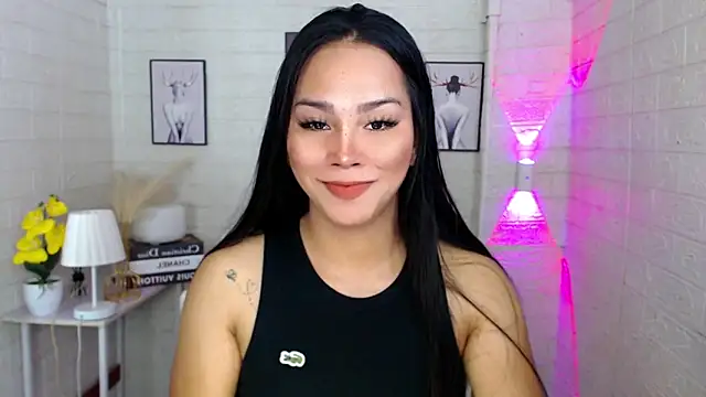 Snapshot of urnaughtydolly69 chatting on 10.03.25 urnaughtydolly69 online show from 10.03.25