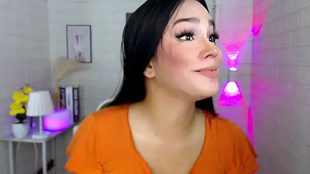 Snapshot of urnaughtydolly69 chatting on 10.20.25 urnaughtydolly69 online show from 10.20.25