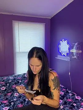 Snapshot of lolabunny9 chatting on 12.20.24 lolabunny9 online show from 12.20.24