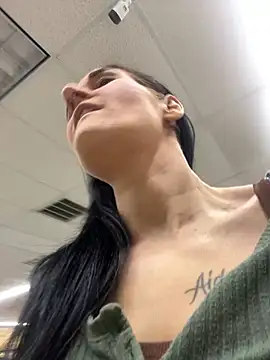 Snapshot of lolabunny9 chatting on 12.21.24 lolabunny9 online show from 12.21.24