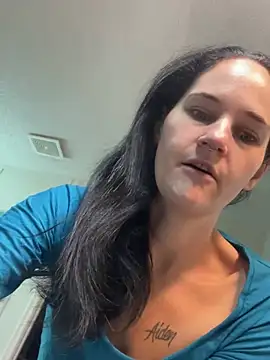 Snapshot of lolabunny9 chatting on 01.15.25 lolabunny9 online show from 01.15.25