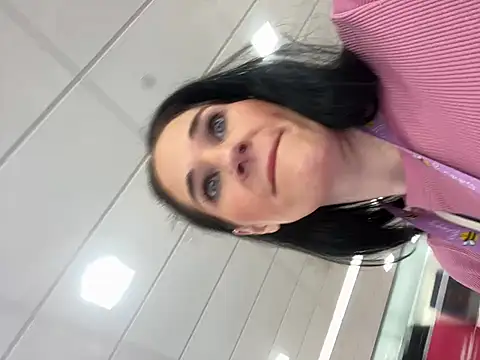 Snapshot of lolabunny9 chatting on 02.05.25 lolabunny9 online show from 02.05.25