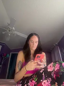 Snapshot of lolabunny9 chatting on 02.12.25 lolabunny9 online show from 02.12.25