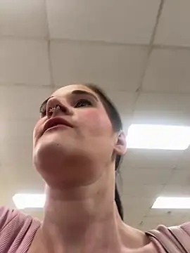 Snapshot of lolabunny9 chatting on 02.28.25 lolabunny9 online show from 02.28.25