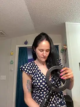 Snapshot of lolabunny9 chatting on 03.21.25 lolabunny9 online show from 03.21.25