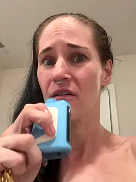 Snapshot of lolabunny9 chatting on 09.23.25 lolabunny9 online show from 09.23.25