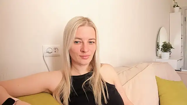 Snapshot of HILT_ON chatting on 09.27.25 HILT ON online show from 09.27.25