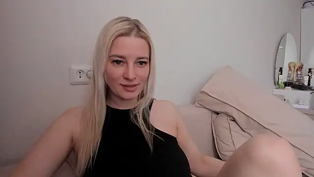 Snapshot of HILT_ON chatting on 02.01.26 HILT ON online show from 02.01.26