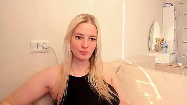 Snapshot of HILT_ON chatting on 02.19.26 HILT ON online show from 02.19.26