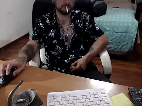 pose14 online show from 03.08.26