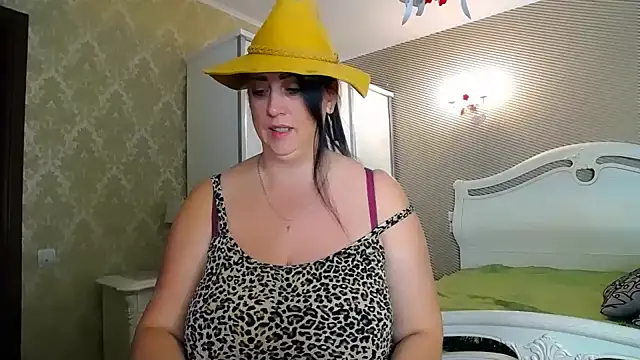 Snapshot of Evelyn_Shy chatting on 01.01.25 Evelyn Shy online show from 01.01.25