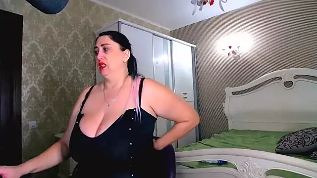 Snapshot of Evelyn_Shy chatting on 01.07.25 Evelyn Shy online show from 01.07.25