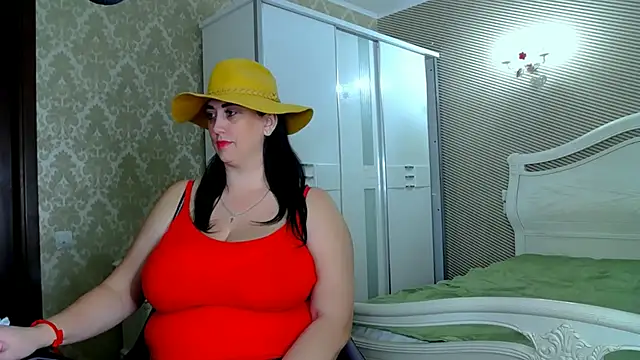 Snapshot of Evelyn_Shy chatting on 01.08.25 Evelyn Shy online show from 01.08.25