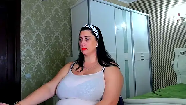 Snapshot of Evelyn_Shy chatting on 01.09.25 Evelyn Shy online show from 01.09.25