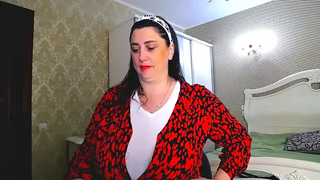 Snapshot of Evelyn_Shy chatting on 02.21.25 Evelyn Shy online show from 02.21.25