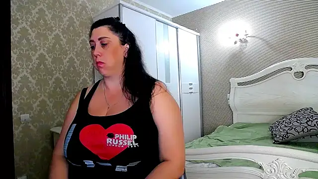 Snapshot of Evelyn_Shy chatting on 09.23.25 Evelyn Shy online show from 09.23.25