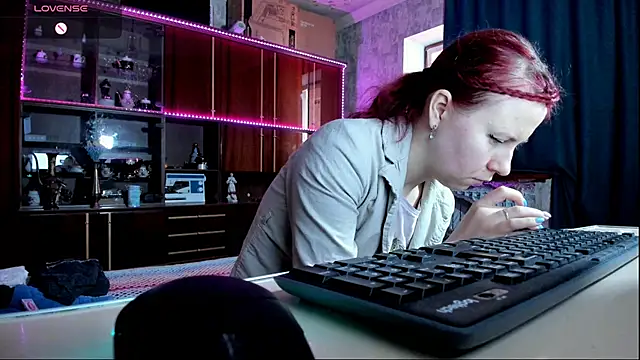 Snapshot of pa1e_pr1ncess chatting on 02.12.25 pa1e pr1ncess online show from 02.12.25