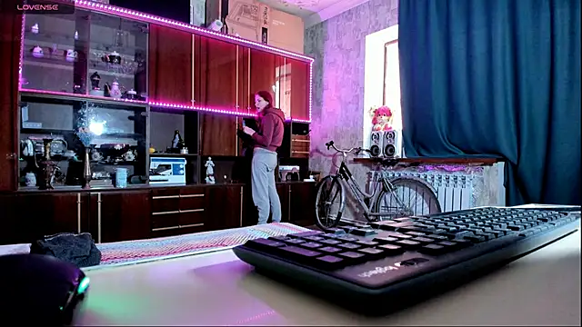 Snapshot of pa1e_pr1ncess chatting on 02.14.25 pa1e pr1ncess online show from 02.14.25