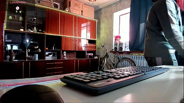 Snapshot of pa1e_pr1ncess chatting on 03.17.25 pa1e pr1ncess online show from 03.17.25