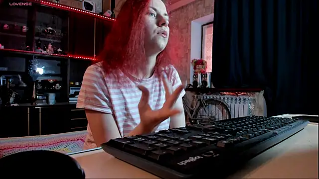 Snapshot of pa1e_pr1ncess chatting on 03.19.25 pa1e pr1ncess online show from 03.19.25