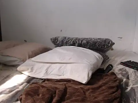 XHotJuicyBootyXX online show from 12.15.24