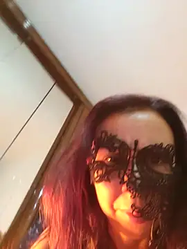 LAURAFOCOSA online show from 10.04.25