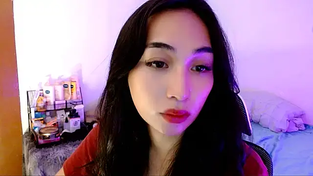 SweetLilly 18 online show from 10.17.25