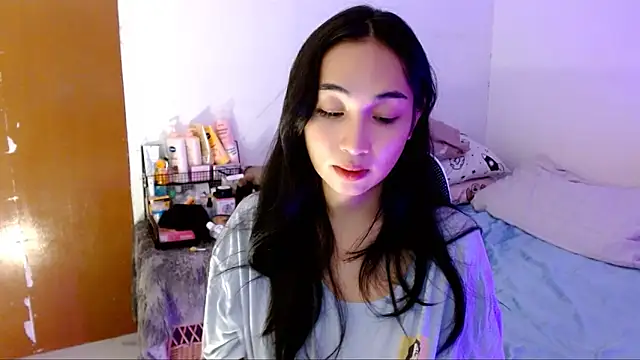 SweetLilly 18 online show from 10.19.25