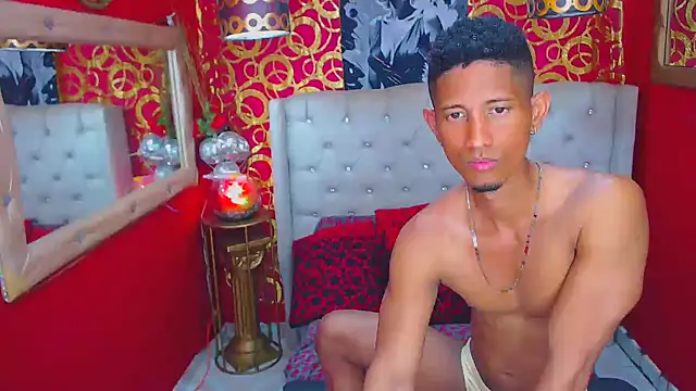 Snapshot of PEINBOYS chatting on 11.12.25 PEINBOYS online show from 11.12.25