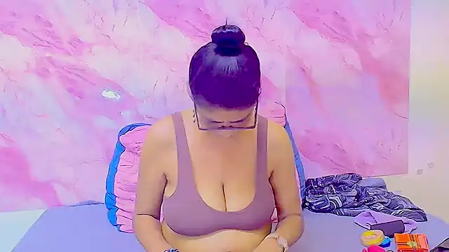 IndianAllure online show from 10.14.25