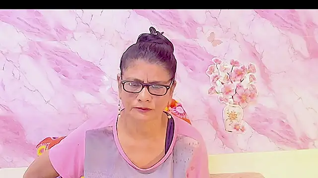 Snapshot of IndianAllure chatting on 02.02.26 IndianAllure online show from 02.02.26