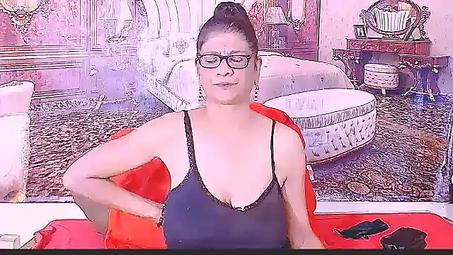 Snapshot of IndianAllure chatting on 02.21.26 IndianAllure online show from 02.21.26