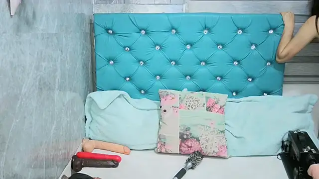 MAARYMOON online show from 01.27.25