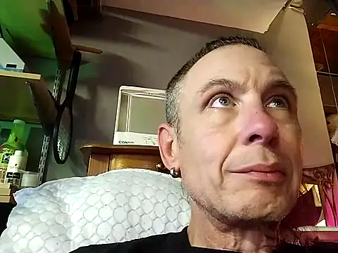 Snapshot of jjdirty6996 chatting on 09.24.25 jjdirty6996 online show from 09.24.25