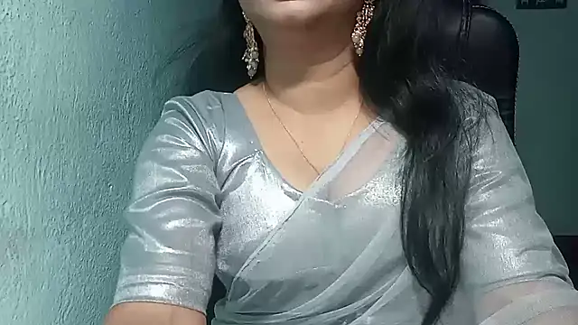 Snapshot of YourModhu chatting on 12.24.24 YourModhu online show from 12.24.24